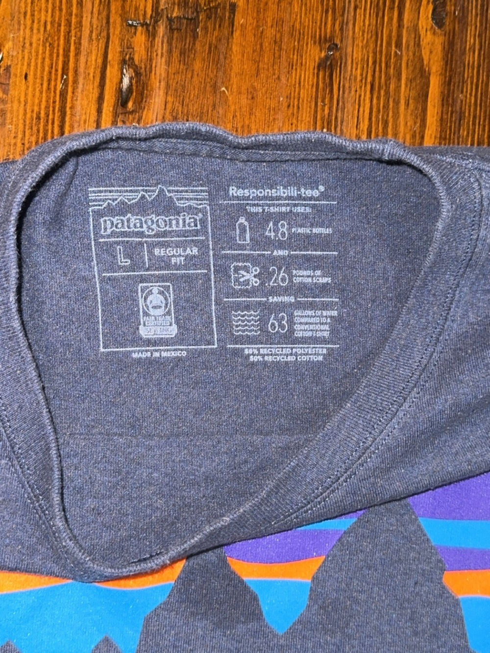 Patagonia men’s blue long sleeve T-shirt, size large - Picture 2 of 2